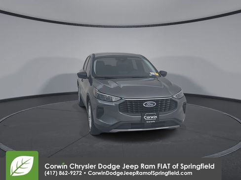 Used 2025 Ford Escape Active w/ Cold Weather Package image 4