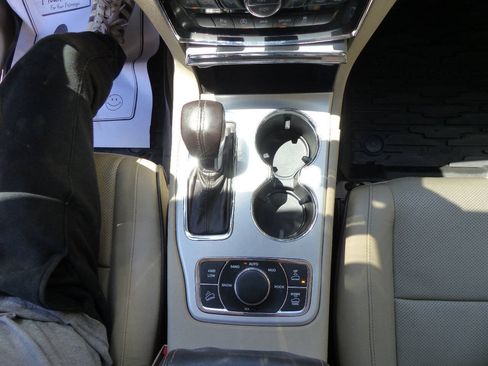 Used 2021 Jeep Grand Cherokee Summit AWD/4WD image 34