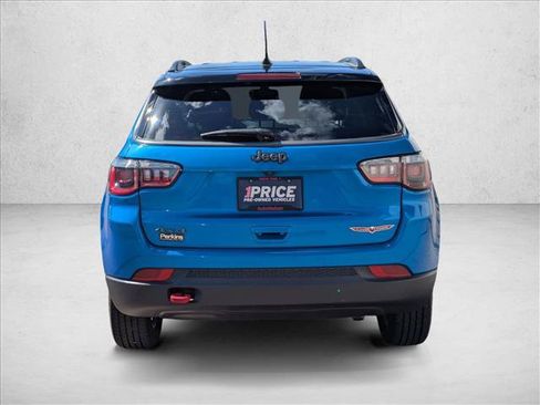 Used 2018 Jeep Compass Trailhawk w/ Leather Interior Group AWD/4WD image 6
