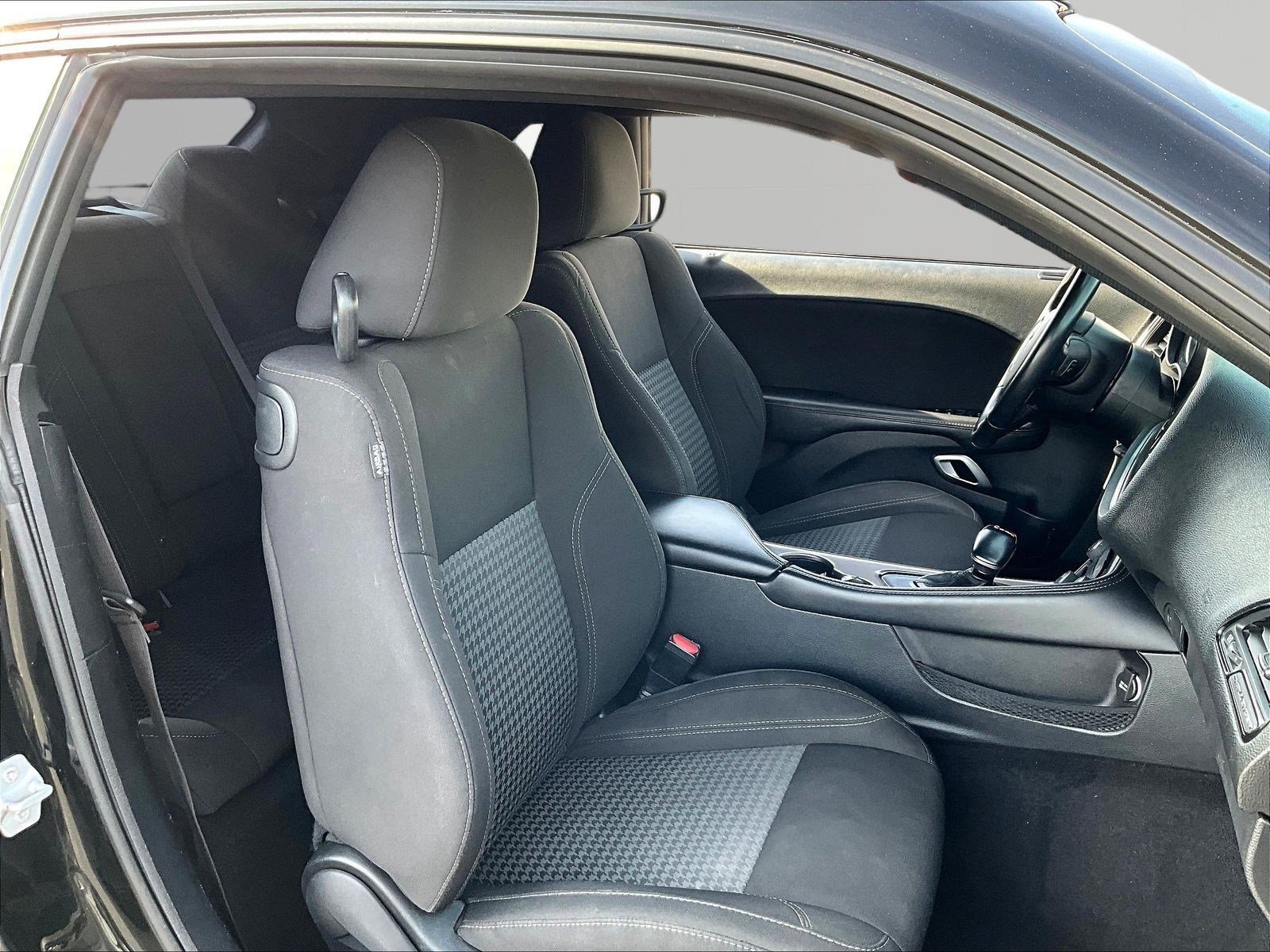 Used 2021 Dodge Challenger SXT RWD image 27