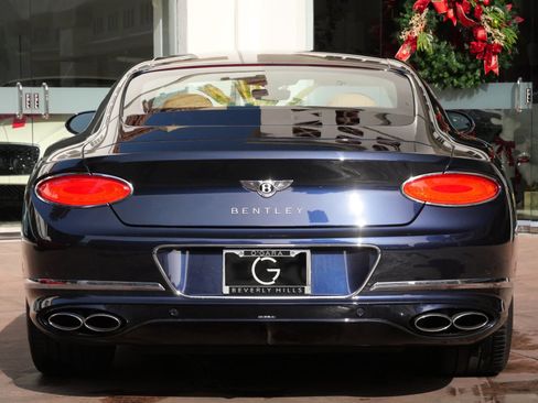 Used 2023 Bentley Continental GT V8 image 7