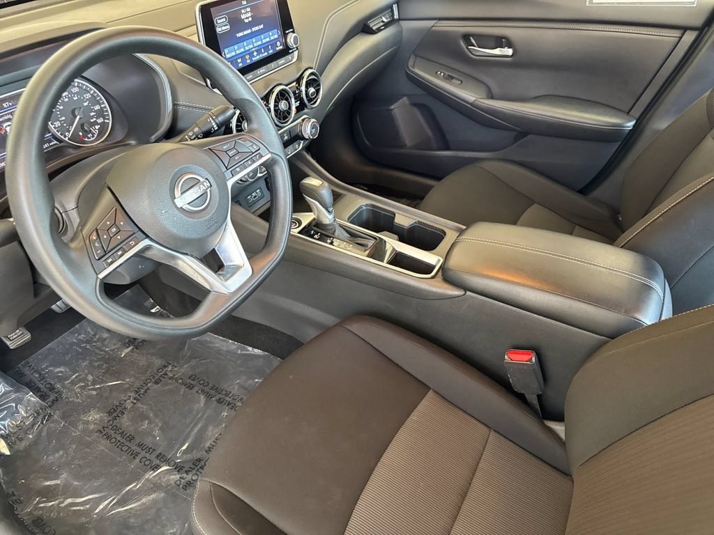 Used 2025 Nissan Sentra SV FWD image 9