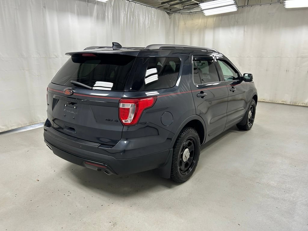 Used 2017 Ford Explorer XLT w/ Equipment Group 202A AWD/4WD image 5