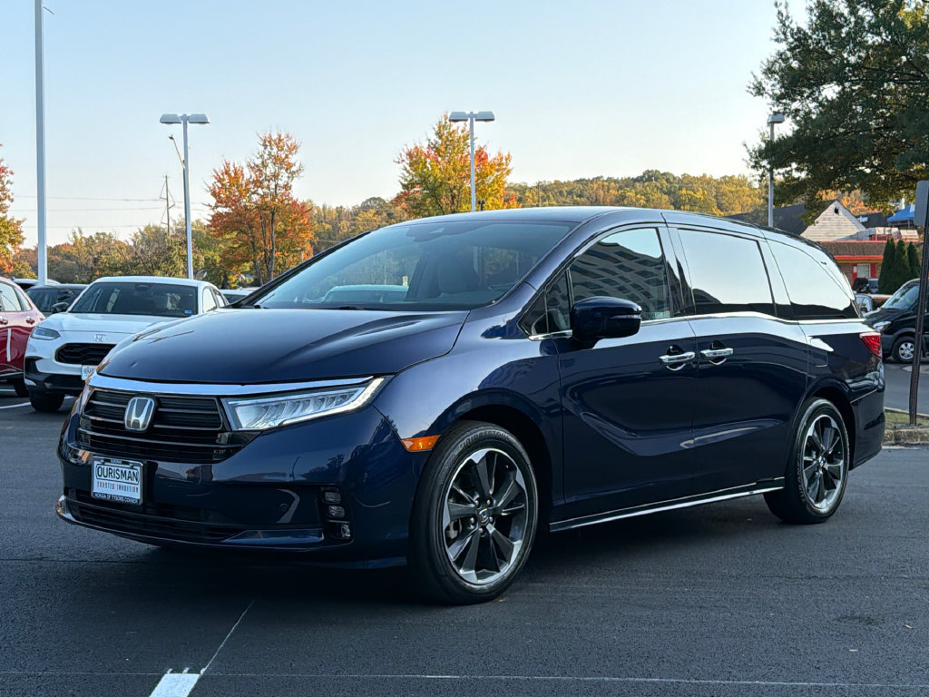 Used 2024 Honda Odyssey Elite image 3