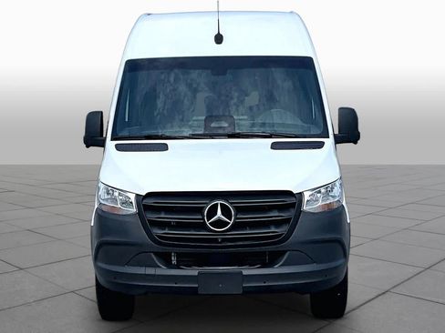 Used 2025 Mercedes-Benz Sprinter 2500 image 3