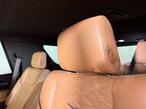 Certified 2022 Cadillac Escalade Premium Luxury image 24