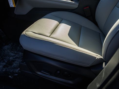 New 2026 Ford Explorer Active w/ Active Comfort Package image 39