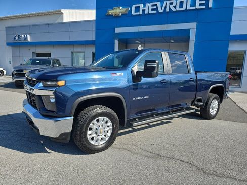 Used 2022 Chevrolet Silverado 2500 LT w/ Convenience Package AWD/4WD image 1