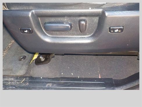 Used 2012 Toyota Tundra Limited w/ Platinum Pkg AWD/4WD image 31