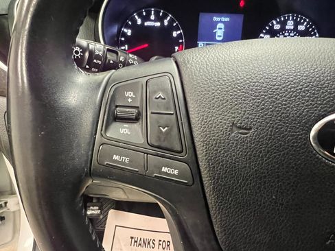 Used 2016 Kia Cadenza Premium image 38