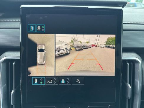 Used 2025 GMC Acadia Elevation image 21