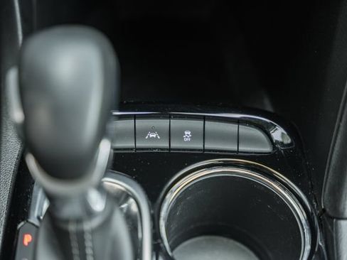 Used 2021 Buick Encore GX Preferred w/ Cold Weather Comfort Package FWD image 31