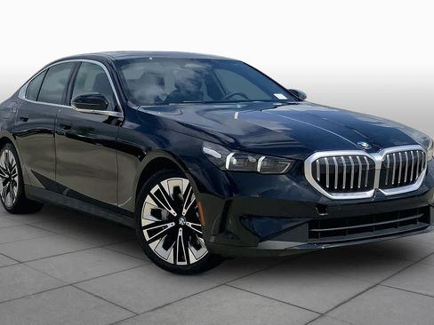 Used 2025 BMW 530i image 2