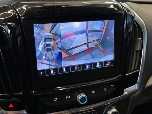 Used 2021 Chevrolet Traverse RS AWD/4WD image 14