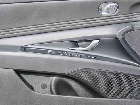 New 2026 Hyundai Elantra Limited image 21