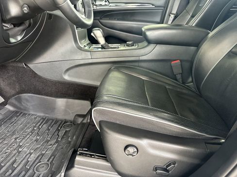 Used 2019 Jeep Grand Cherokee Overland image 13