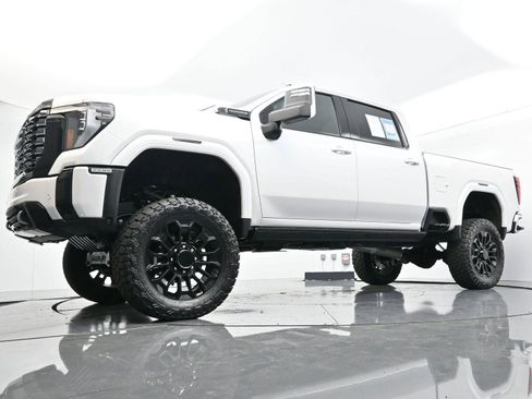 Used 2025 GMC Sierra 2500 Denali Ultimate image 54