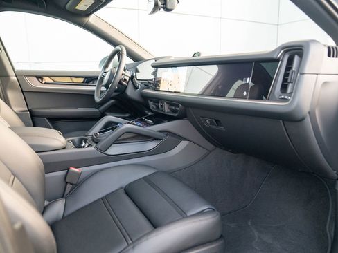 New 2026 Porsche Cayenne Coupe image 26