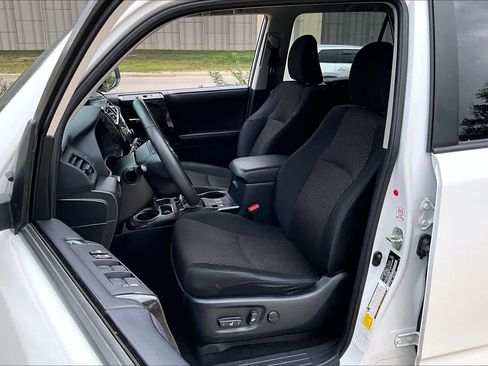 Used 2024 Toyota 4Runner TRD Off-Road image 8