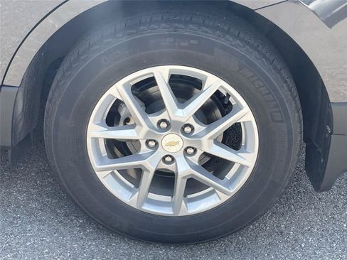 Used 2023 Chevrolet Equinox LT FWD image 11