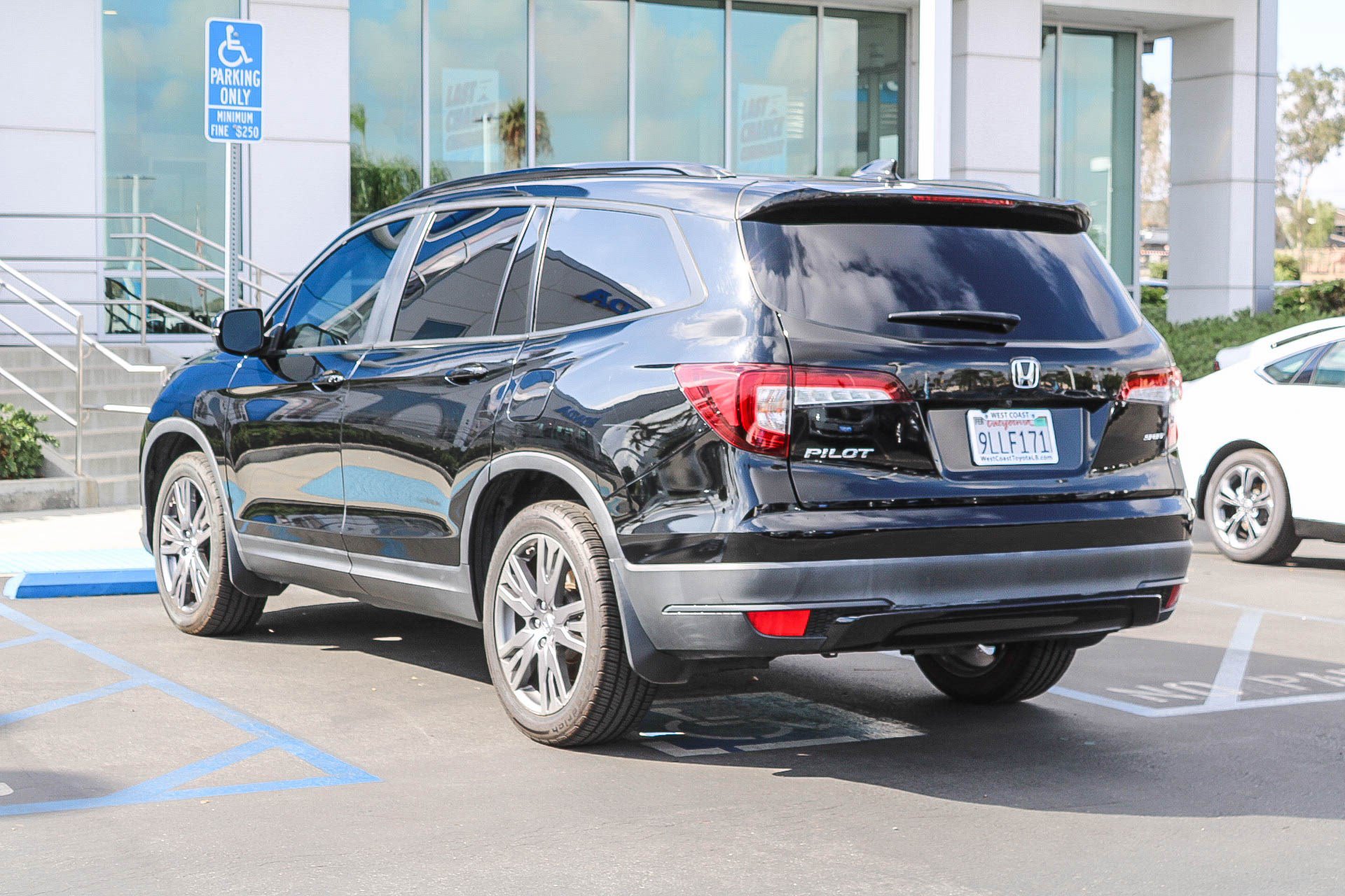Certified 2022 Honda Pilot Sport image 9
