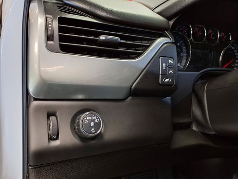 Used 2019 Chevrolet Tahoe LT RWD image 25