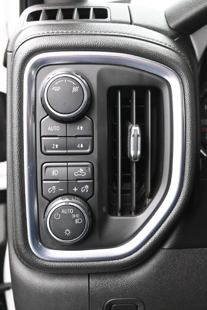 Used 2019 Chevrolet Silverado 1500 LT Trail Boss AWD/4WD image 17