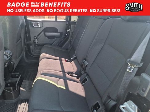 Used 2023 Jeep Gladiator Sport AWD/4WD image 15