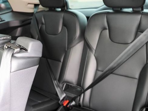 Used 2021 Volvo XC90 T5 Momentum w/ Protection Package Premier image 17