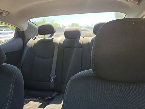 Used 2015 Hyundai Elantra SE w/ Option Group 03 FWD image 24