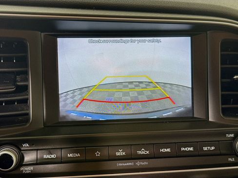Used 2020 Hyundai Elantra SEL image 19