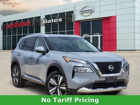Used 2023 Nissan Rogue Platinum w/ Platinum Premium Package FWD image 1