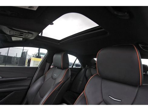 Used 2021 Cadillac CT4 V w/ Technology Package RWD image 30