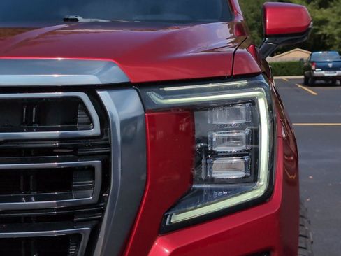 Used 2023 GMC Yukon AT4 AWD/4WD image 12