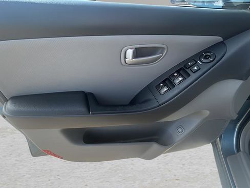 Used 2007 Hyundai Elantra GLS image 17