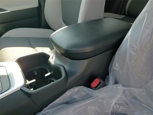 Used 2025 Toyota RAV4 XLE image 19