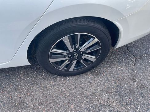 Used 2025 Nissan Versa SV image 29