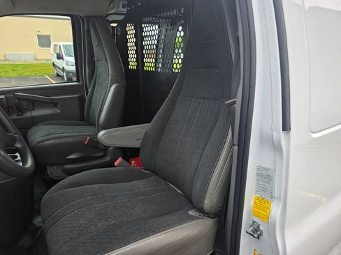 Used 2025 Chevrolet Express 2500 w/ Driver Convenience Package RWD image 12