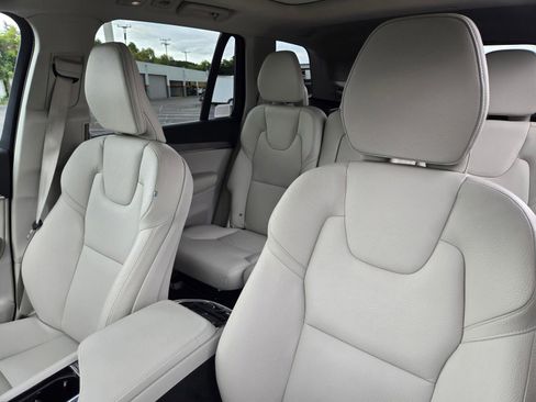 Certified 2023 Volvo XC90 B6 Plus w/ Protection Package Premier AWD/4WD image 12