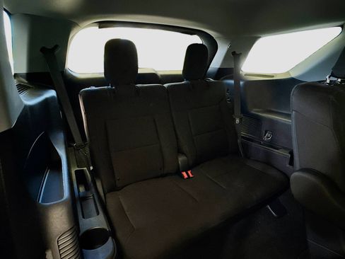 Used 2021 Ford Explorer XLT image 17