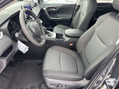 New 2025 Toyota RAV4 XLE image 18
