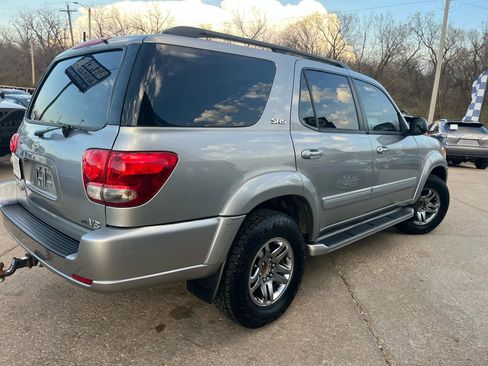 Used 2006 Toyota Sequoia SR5 image 8