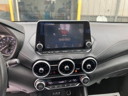 Used 2020 Nissan Sentra SV FWD image 22