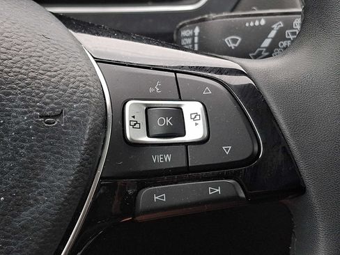 Used 2020 Volkswagen Tiguan SEL AWD/4WD image 19