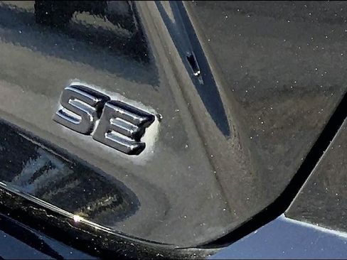 Used 2025 Toyota Camry SE w/ Convenience Package FWD image 30