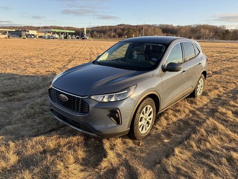 Used 2023 Ford Escape Active w/ Tech Pack #2 image 6