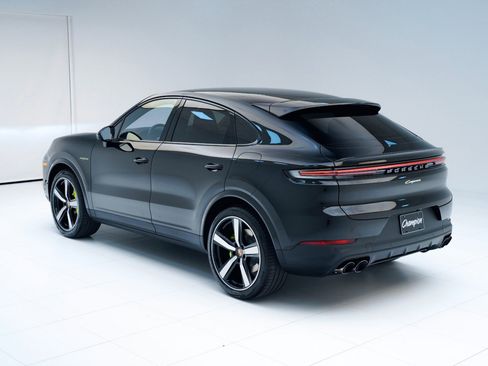 New 2026 Porsche Cayenne E-Hybrid Coupe image 3