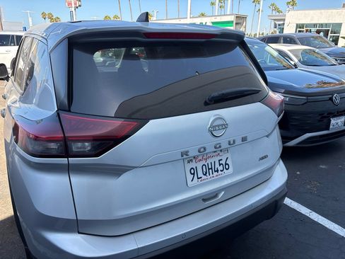 Used 2024 Nissan Rogue S AWD/4WD image 12