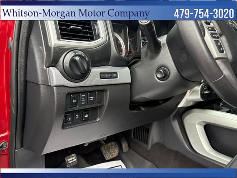 Used 2019 Nissan Titan PRO-4X w/ Pro-4x Convenience Package AWD/4WD image 14