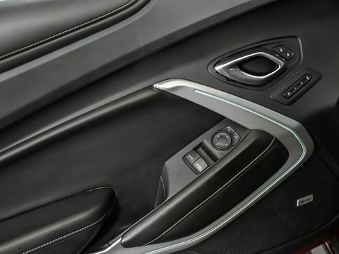 Used 2018 Chevrolet Camaro SS RWD image 13